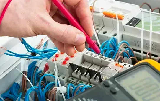 Professional electrician in Crook Log